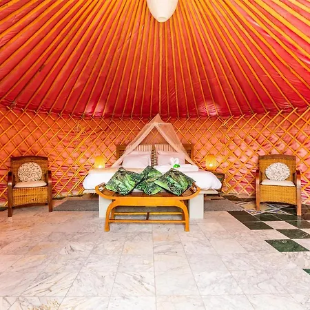 De Arrieta Village - Yurts And Stone - Shared Pool - Walking Distance To Arrieta - Off Grid 리조트 3*