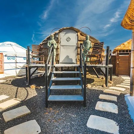 De Arrieta Village - Yurts And Stone - Shared Pool - Walking Distance To Arrieta - Off Grid 3* Tabayesco