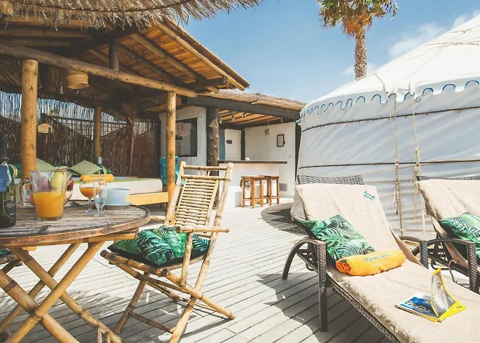 De Arrieta Village - Yurts And Stone - Shared Pool - Walking Distance To Arrieta - Off Grid 리조트 3*