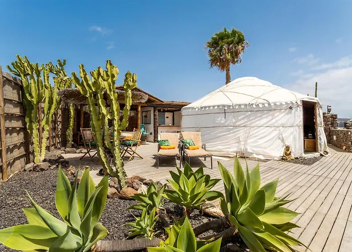 De Arrieta Village - Yurts And Stone - Shared Pool - Walking Distance To Arrieta - Off Grid 리조트 Tabayesco