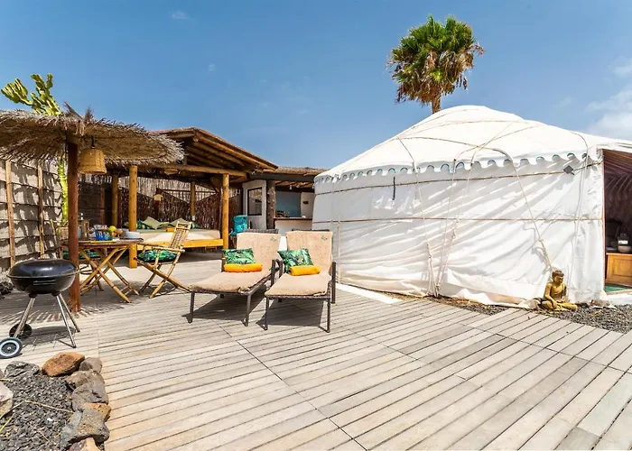 Resort De Arrieta Village - Yurts And Stone - Shared Pool - Walking Distance To Arrieta - Off Grid Tabayesco