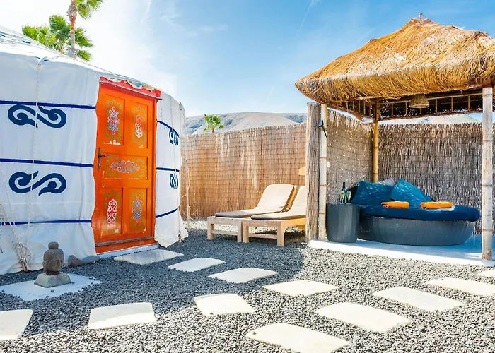 De Arrieta Village - Yurts And Stone - Shared Pool - Walking Distance To Arrieta - Off Grid 리조트