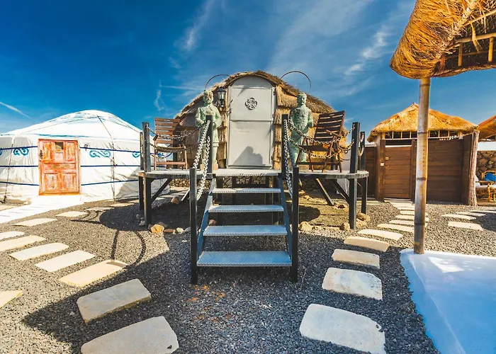 De Arrieta Village - Yurts And Stone - Shared Pool - Walking Distance To Arrieta - Off Grid 3* Tabayesco