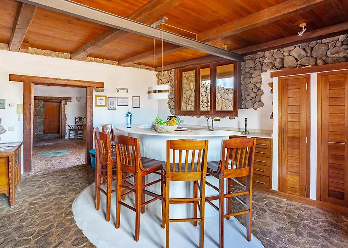 De Arrieta Village - Yurts And Stone - Shared Pool - Walking Distance To Arrieta - Off Grid 리조트