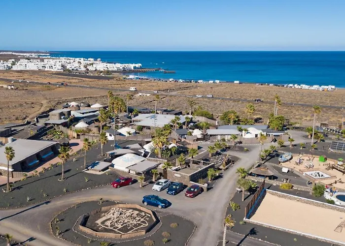 De Arrieta Village - Yurts And Stone - Shared Pool - Walking Distance To Arrieta - Off Grid Tabayesco