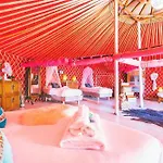 De Arrieta Village - Yurts And Stone - Shared Pool - Walking Distance To Arrieta - Off Grid 리조트 3*