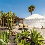 De Arrieta Village - Yurts And Stone - Shared Pool - Walking Distance To Arrieta - Off Grid 리조트 Tabayesco