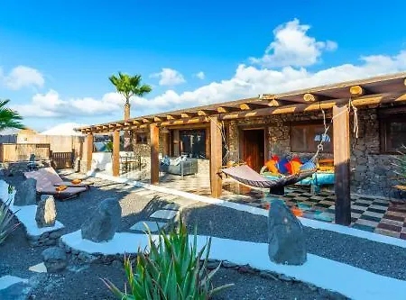 De Arrieta Village - Yurts And Stone - Shared Pool - Walking Distance To Arrieta - Off Grid Feriested 3*