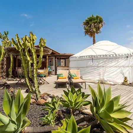 De Arrieta Village - Yurts And Stone - Shared Pool - Walking Distance To Arrieta - Off Grid Rezort Tabayesco