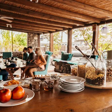 De Arrieta Village - Yurts And Stone - Shared Pool - Walking Distance To Arrieta - Eco Friendly