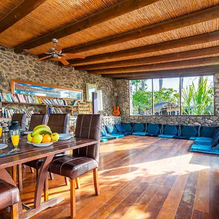 De Arrieta Village - Yurts And Stone - Shared Pool - Walking Distance To Arrieta - Eco Friendly Resort