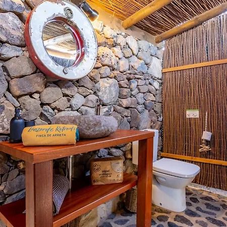 De Arrieta Village - Yurts And Stone - Shared Pool - Walking Distance To Arrieta - Eco Friendly Resort