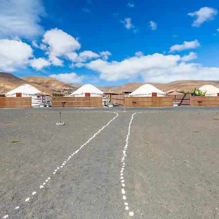 De Arrieta Village - Yurts And Stone - Shared Pool - Walking Distance To Arrieta - Eco Friendly *