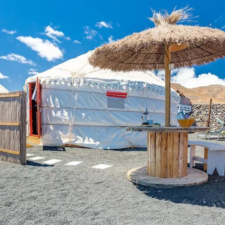 De Arrieta Village - Yurts And Stone - Shared Pool - Walking Distance To Arrieta - Eco Friendly *