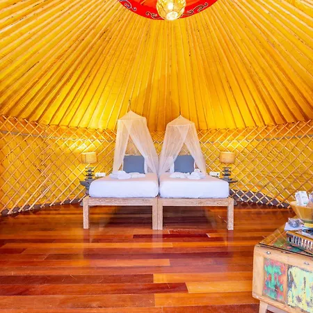 De Arrieta Village - Yurts And Stone - Shared Pool - Walking Distance To Arrieta - Off Grid 3* Tabayesco
