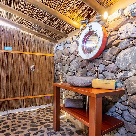 De Arrieta Village - Yurts And Stone - Shared Pool - Walking Distance To Arrieta - Off Grid Tabayesco