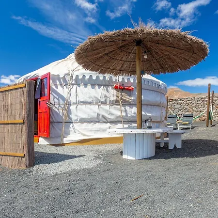 De Arrieta Village - Yurts And Stone - Shared Pool - Walking Distance To Arrieta - Off Grid Tabayesco