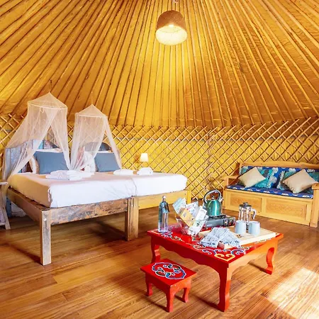 De Arrieta Village - Yurts And Stone - Shared Pool - Walking Distance To Arrieta - Eco Friendly Resort Tabayesco