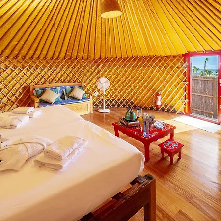 De Arrieta Village - Yurts And Stone - Shared Pool - Walking Distance To Arrieta - Eco Friendly Tabayesco