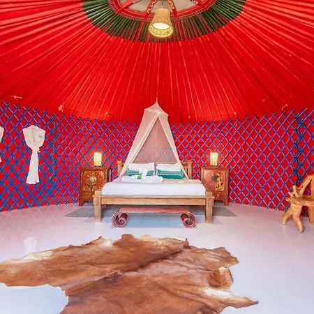 Resort De Arrieta Village - Yurts And Stone - Shared Pool - Walking Distance To Arrieta - Eco Friendly Tabayesco