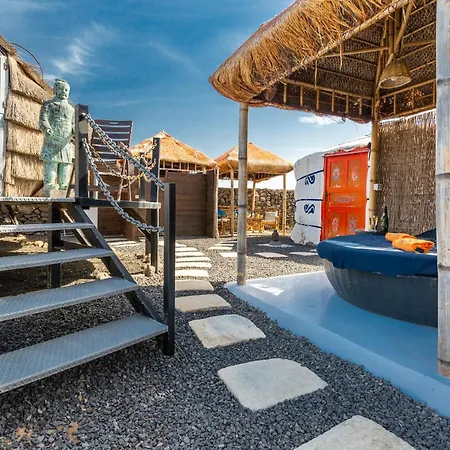Üdülőközpont De Arrieta Village - Yurts And Stone - Shared Pool - Walking Distance To Arrieta - Off Grid