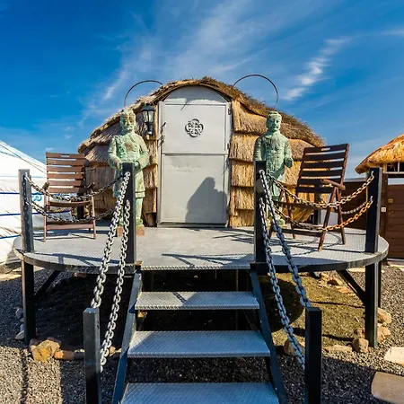 De Arrieta Village - Yurts And Stone - Shared Pool - Walking Distance To Arrieta - Off Grid Rezort *