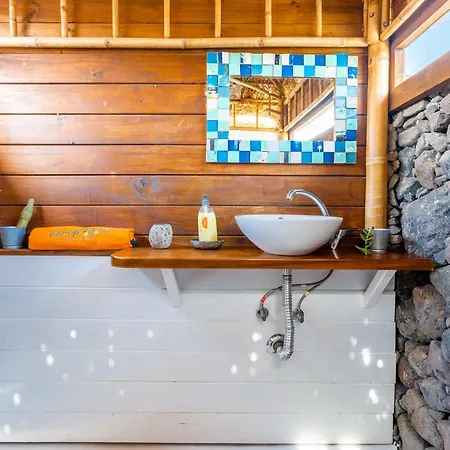 Resort De Arrieta Village - Yurts And Stone - Shared Pool - Walking Distance To Arrieta - Off Grid Tabayesco