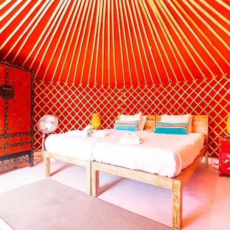 De Arrieta Village - Yurts And Stone - Shared Pool - Walking Distance To Arrieta - Off Grid 3* Tabayesco