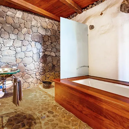 De Arrieta Village - Yurts And Stone - Shared Pool - Walking Distance To Arrieta - Eco Friendly Resort Tabayesco