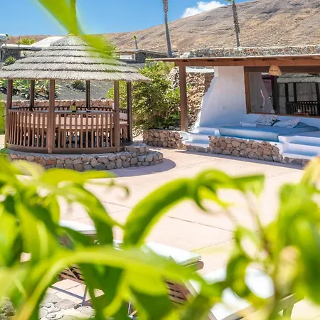 De Arrieta Village - Yurts And Stone - Shared Pool - Walking Distance To Arrieta - Eco Friendly Tabayesco