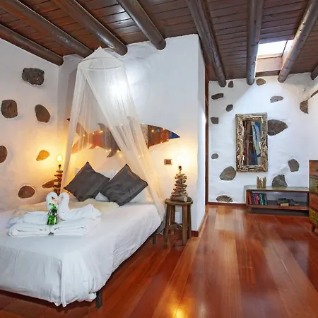 Resort De Arrieta Village - Yurts And Stone - Shared Pool - Walking Distance To Arrieta - Eco Friendly *