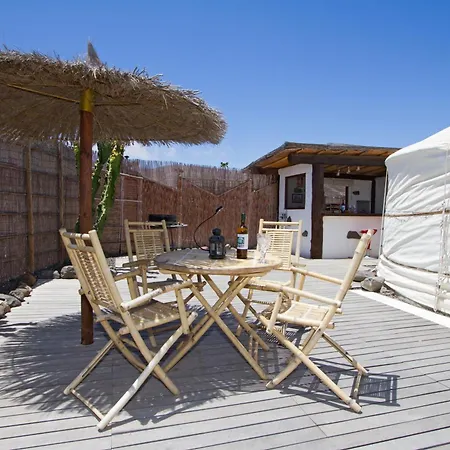 De Arrieta Village - Yurts And Stone - Shared Pool - Walking Distance To Arrieta - Off Grid