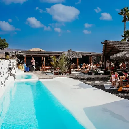 منتجع De Arrieta Village - Yurts And Stone - Shared Pool - Walking Distance To Arrieta - Off Grid Tabayesco