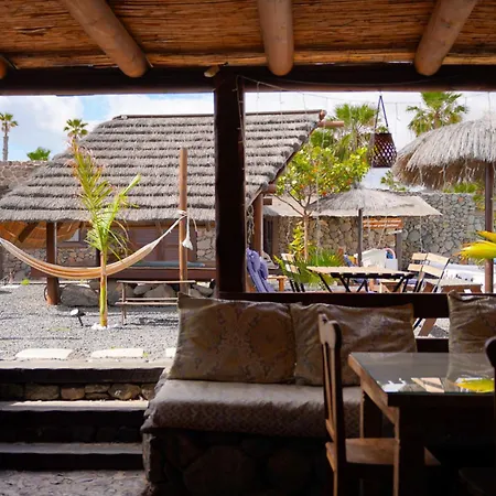 De Arrieta Village - Yurts And Stone - Shared Pool - Walking Distance To Arrieta - Off Grid *