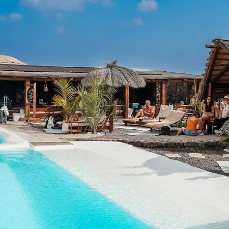De Arrieta Village - Yurts And Stone - Shared Pool - Walking Distance To Arrieta - Off Grid Rezort