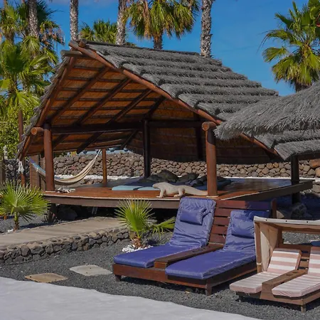 De Arrieta Village - Yurts And Stone - Shared Pool - Walking Distance To Arrieta - Off Grid * Tabayesco