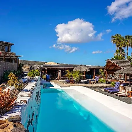 De Arrieta Village - Yurts And Stone - Shared Pool - Walking Distance To Arrieta - Off Grid 3*