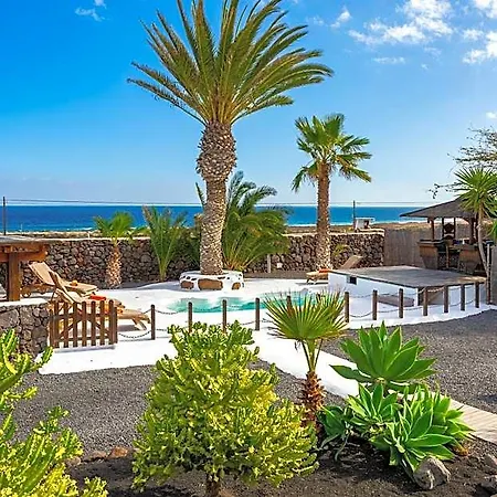 De Arrieta Village - Yurts And Stone - Shared Pool - Walking Distance To Arrieta - Off Grid Feriested