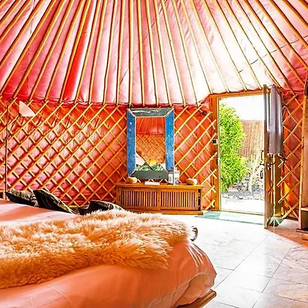 Feriested De Arrieta Village - Yurts And Stone - Shared Pool - Walking Distance To Arrieta - Off Grid Tabayesco