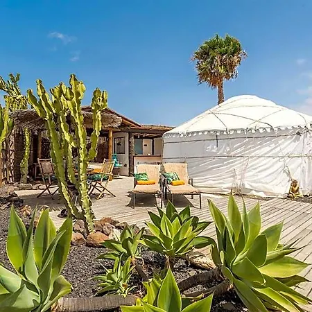 De Arrieta Village - Yurts And Stone - Shared Pool - Walking Distance To Arrieta - Off Grid Feriested 3*