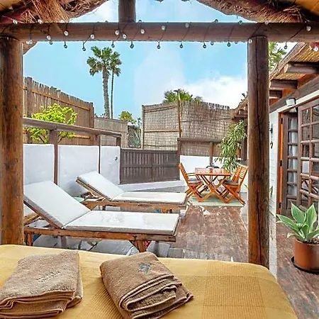 De Arrieta Village - Yurts And Stone - Shared Pool - Walking Distance To Arrieta - Off Grid Resort
