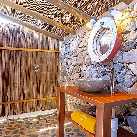 Resort De Arrieta Village - Yurts And Stone - Shared Pool - Walking Distance To Arrieta - Off Grid 3*