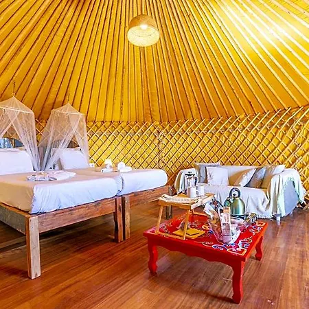 De Arrieta Village - Yurts And Stone - Shared Pool - Walking Distance To Arrieta - Off Grid Resort 3*