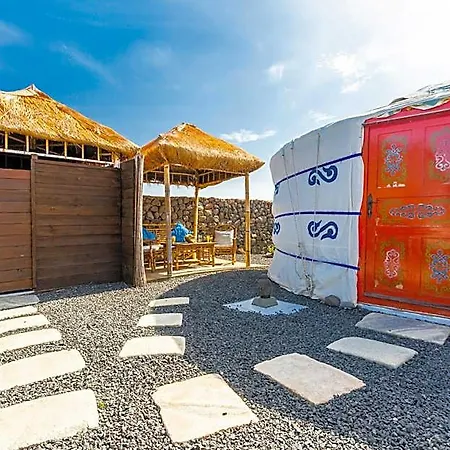 Resort De Arrieta Village - Yurts And Stone - Shared Pool - Walking Distance To Arrieta - Off Grid Tabayesco