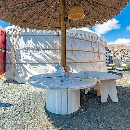 De Arrieta Village - Yurts And Stone - Shared Pool - Walking Distance To Arrieta - Off Grid Tabayesco