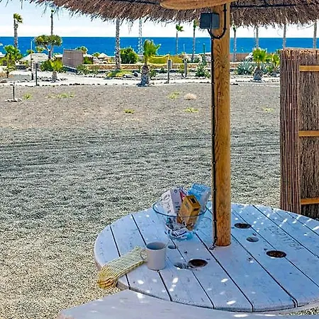 Resort De Arrieta Village - Yurts And Stone - Shared Pool - Walking Distance To Arrieta - Off Grid