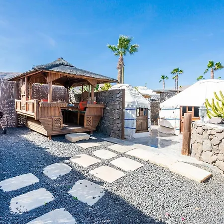 De Arrieta Village - Yurts And Stone - Shared Pool - Walking Distance To Arrieta - Eco Friendly Resort *