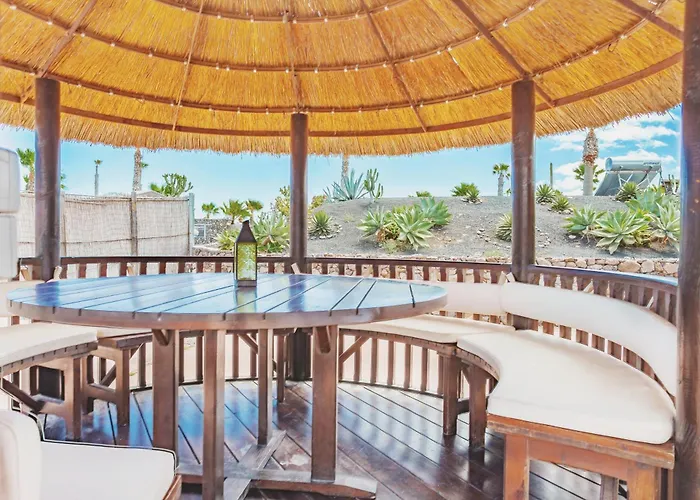 De Arrieta Village - Yurts And Stone - Shared Pool - Walking Distance To Arrieta - Off Grid