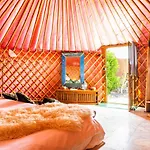 Resort De Arrieta Village - Yurts And Stone - Shared Pool - Walking Distance To Arrieta - Off Grid