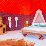 De Arrieta Village - Yurts And Stone - Shared Pool - Walking Distance To Arrieta - Off Grid Resort Tabayesco